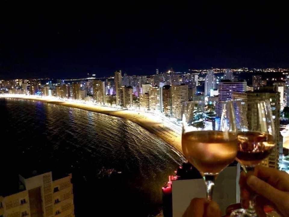 Don Miguel II Apartments Benidorm Bagian luar foto